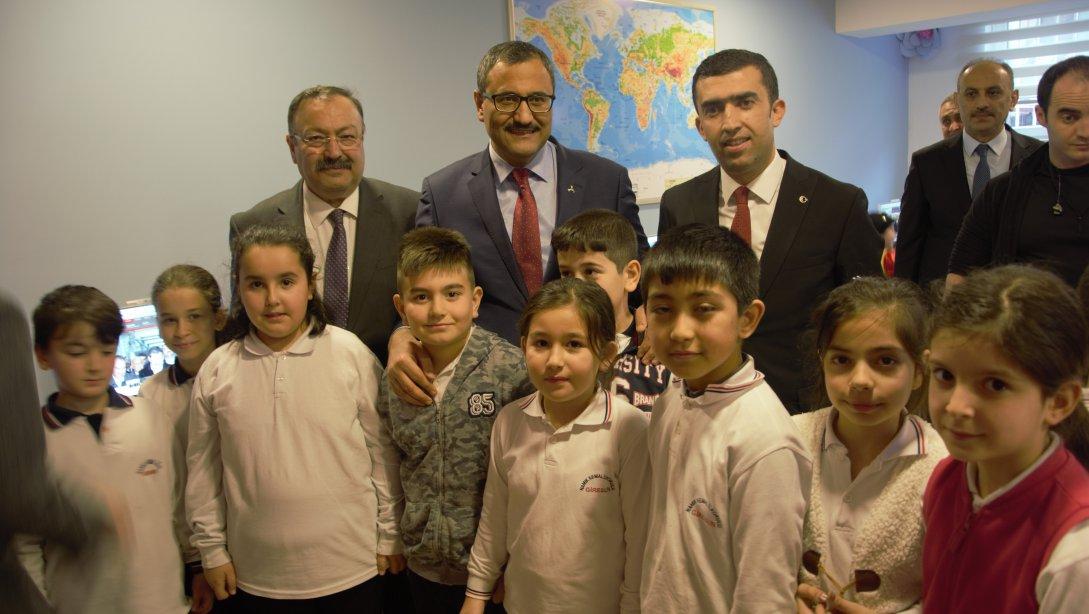 Sayın Valimiz Sarıfakıoğulları, Namık Kemal İlkokulu Z-Kütüphanesinin Açılışını Yaptı