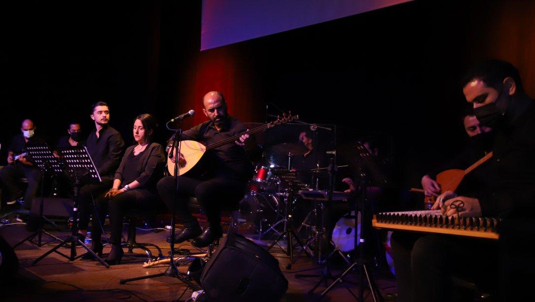 Giresun Güzel Sanatlar Lisesinin USTALARA SAYGI - NEŞET ERTAŞ Türk Halk Müziği Konseri İcra Edildi