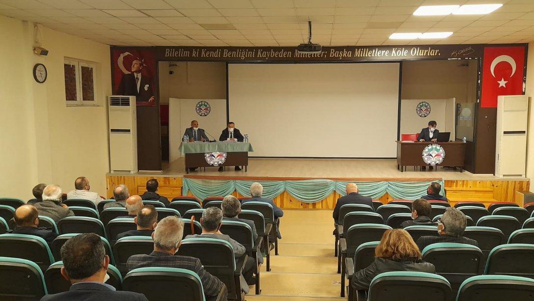 Müdürümüz Ertuğrul Tosunoğlu, Merkez İlçe Okul ve Kurum Müdürleriyle Toplantı Yaptı