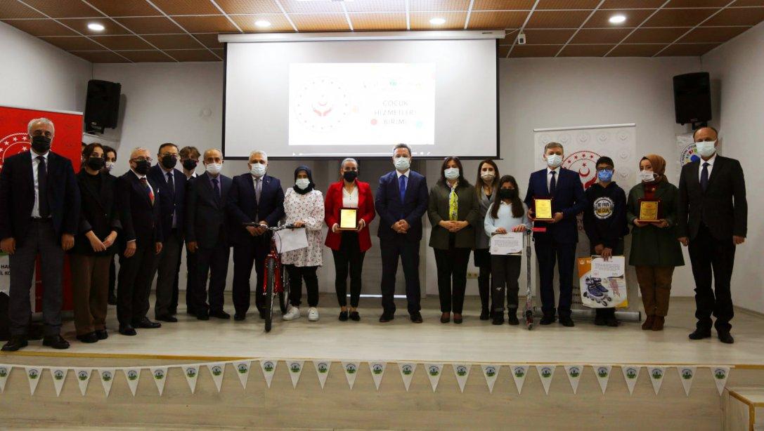 Valimiz Ünlü ''İklim ve Çocuk'' Konulu Öykü Yarışması Ödül Törenine Katıldı