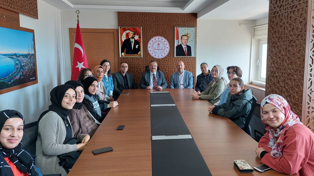 Müdürümüz Tosunoğlu, Evliya Çelebi Öğrenci Değişim Programı Kapsamında Uşak İlinden Gelen Öğrencileri Kabul Etti