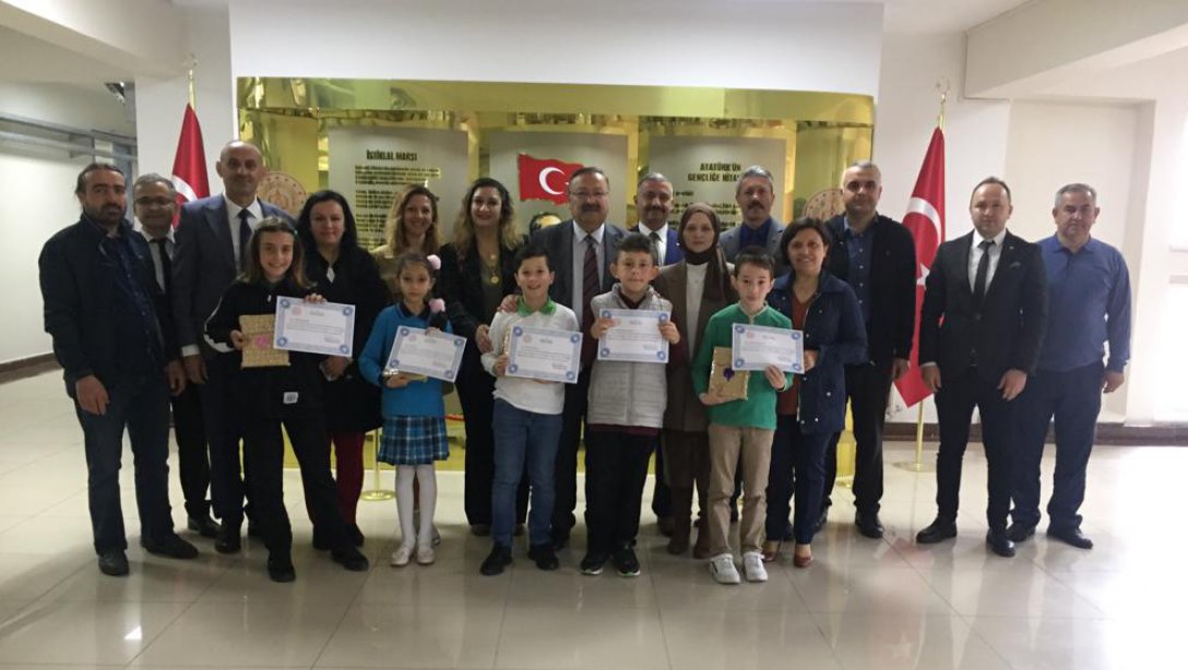 Müdürümüz Tosunoğlu, İlkokullar Arası 2. Fen Bilimleri Yarışmasında Dereceye Giren Öğrencileri Kabul Etti