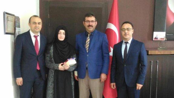 Sayın Müdürümüz, TUGVA Genç Türkiye Kongresinde 1. Olan Öğrencimizi Makamında Kabul Etti