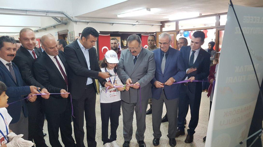 Sayın Müdürümüz Tosunoğlu, Çanakçı Karabörk Ortaokulu TÜBİTAK Bilim Fuarı Açılışına Katıldı