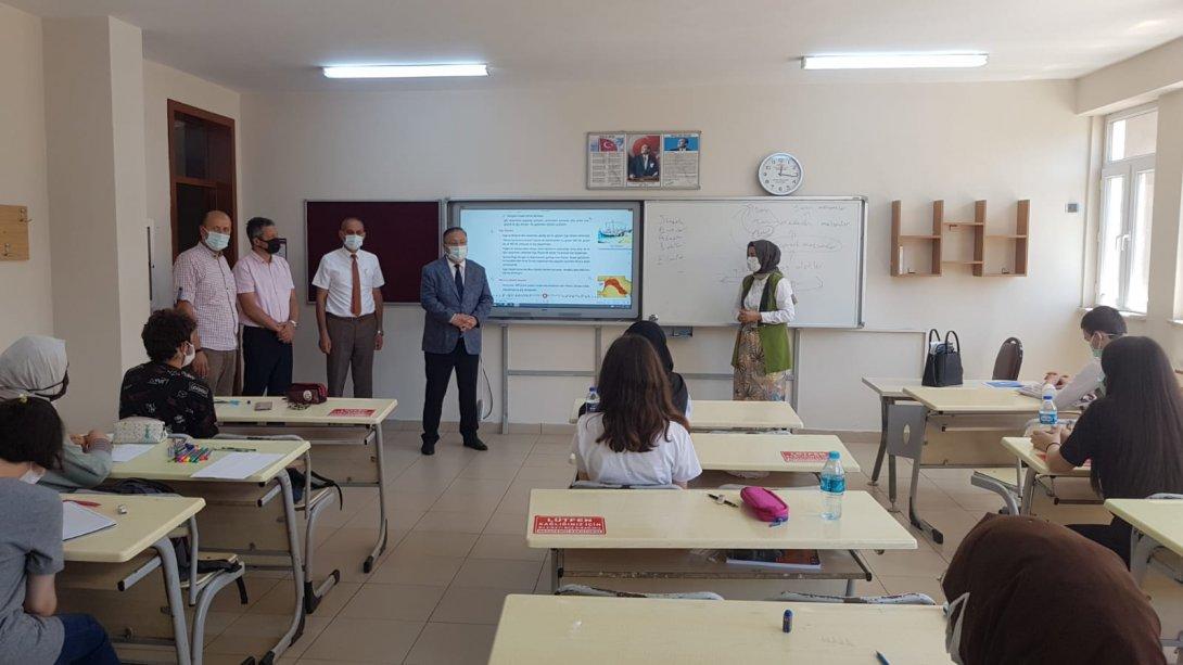 Müdürümüz Tosunoğlu, Okullarımızdaki Yaz Dönemi DYK Kurslarını Ziyaret Etti