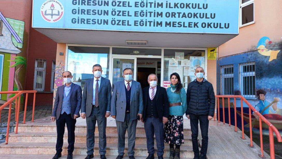 Müdürümüz Tosunoğlu, Özel Eğitim Okullarımızda Kurulan Atölyelerde İncelemelerde Bulundu