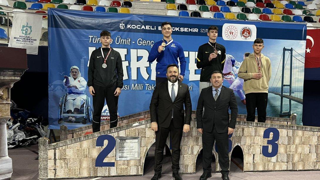 Öğrencimiz Mehmet Akif Çıtlak, Karate Şampiyonasında Türkiye 2.si Oldu