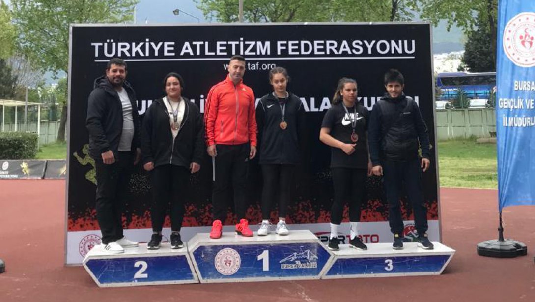 Türkiye Liseler Arası Atletizm Şampiyonasında Farklı Branşlarda Dereceye Giren Öğrencilerimiz
