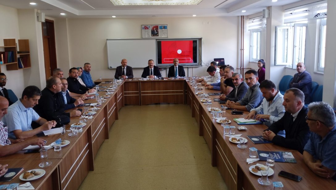 Müdürümüz Tosunoğlu İmam Hatip Lisesi ve Ortaokulu Müdürleriyle Toplantı Yaptı