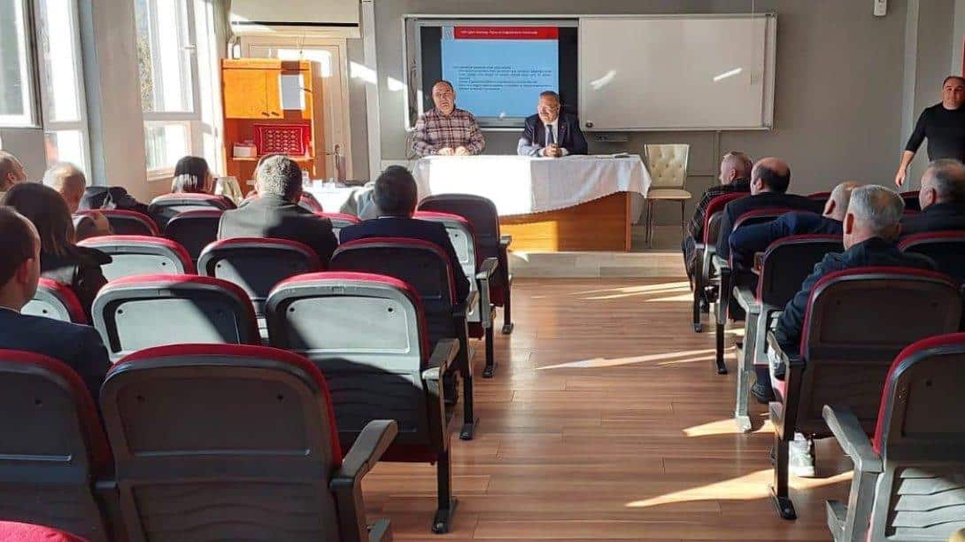 Müdürümüz Tosunoğlu, Temel Eğitim Okullarına Yönelik Mevzuat Değişiklikleri Bilgilendirme Toplantısına Katıldı