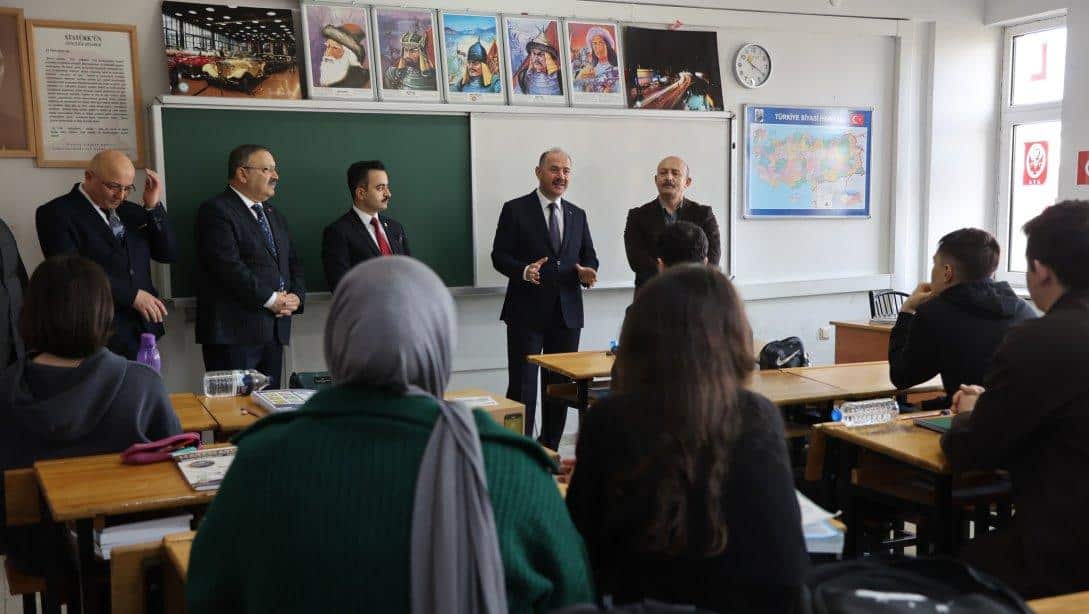 Sayın Valimiz Mehmet Fatih Serdengeçti, Keşap Fen Lisesini Ziyaret Etti