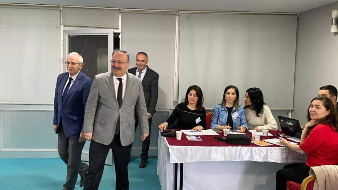 Müdürümüz Tosunoğlu, Diller için Avrupa Ortak Başvuru Metni (D-AOBM) Tamamlayıcı Cilt Eğitimi Kursunu Ziyaret Etti