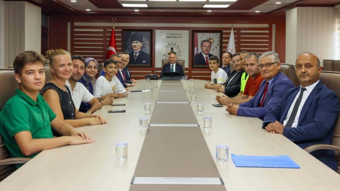 Sayın Valimiz Mehmet Fatih Serdengeçti, LGS Türkiye Birincisi Öğrencilerimizle Buluştu